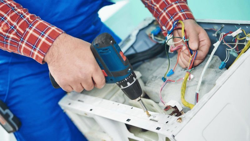 Gaziosmanpaşa Hotpoint Hotpoint çamaşır makinesi kart tamiri – Su almama arızası orijinal parça ile giderildi. - Teknik servis örneği